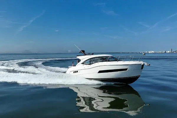 Slide: The Image of Carver Yachts C37 2021 - 0