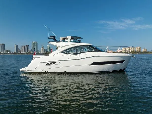 Slide: The Image of Carver Yachts C37 2021 - 1