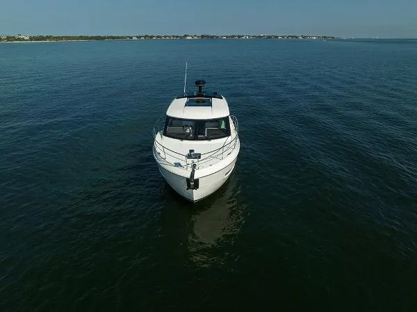 Slide: The Image of Carver Yachts C37 2021 - 5