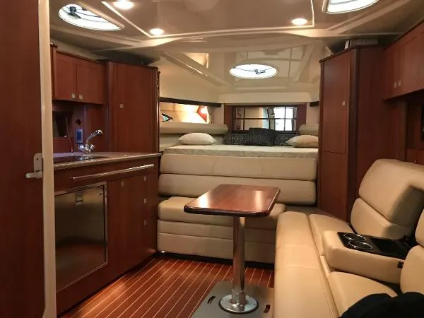Slide: The Image of Monterey 320 Sport Yacht 2012 - 8