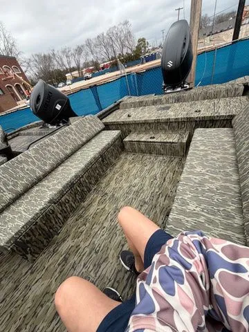 Slide: The Image of SeaArk 2272 MVT Flatcat 2026 - 9