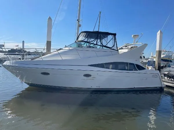 Slide: The Image of Carver Yachts 36 Mariner 2006 - 0
