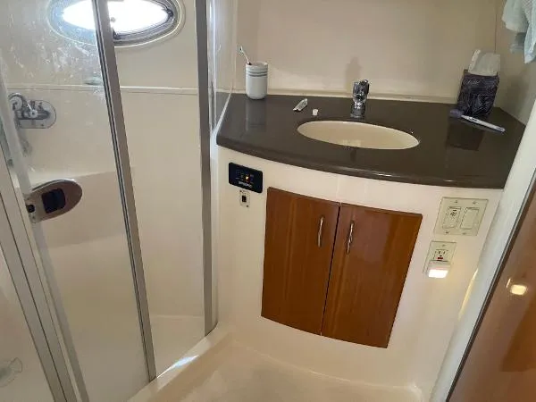 Slide: The Image of Carver Yachts 36 Mariner 2006 - 11