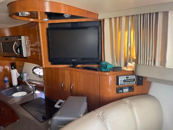 Slide: The Image of Carver Yachts 36 Mariner 2006 - 8
