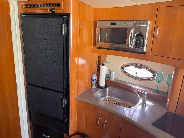 Slide: The Image of Carver Yachts 36 Mariner 2006 - 9