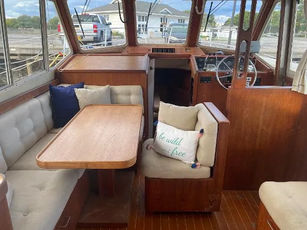 Slide: The Image of Sabre 36 Fast Trawler 1989 - 11