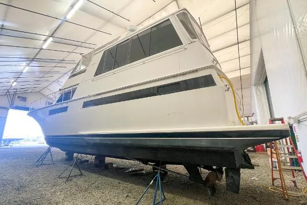 Slide: The Image of Viking 54 Motor Yacht 1994 - 5