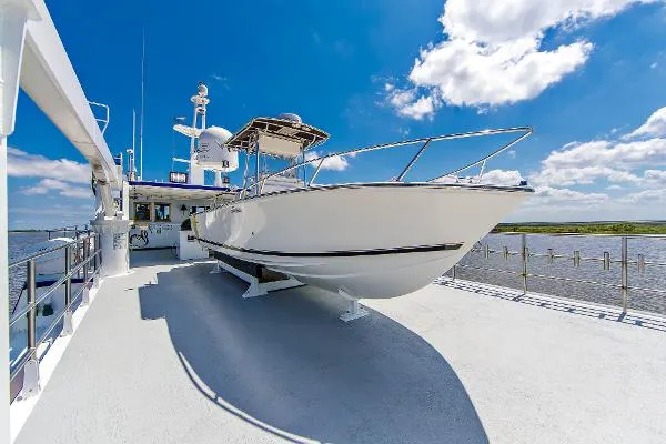 Slide: The Image of Commercial Explorer Yacht 2021 - 10