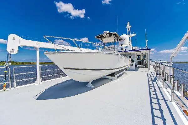 Slide: The Image of Commercial Explorer Yacht 2021 - 11
