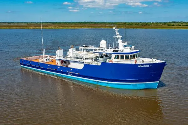 Slide: The Image of Commercial Explorer Yacht 2021 - 2