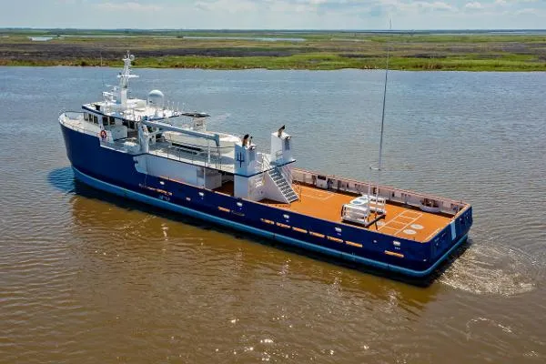 Slide: The Image of Commercial Explorer Yacht 2021 - 5