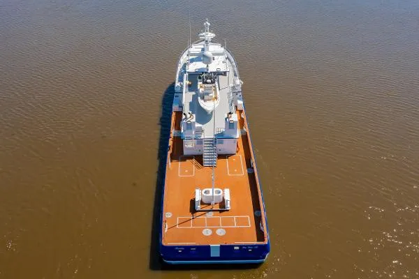 Slide: The Image of Commercial Explorer Yacht 2021 - 7
