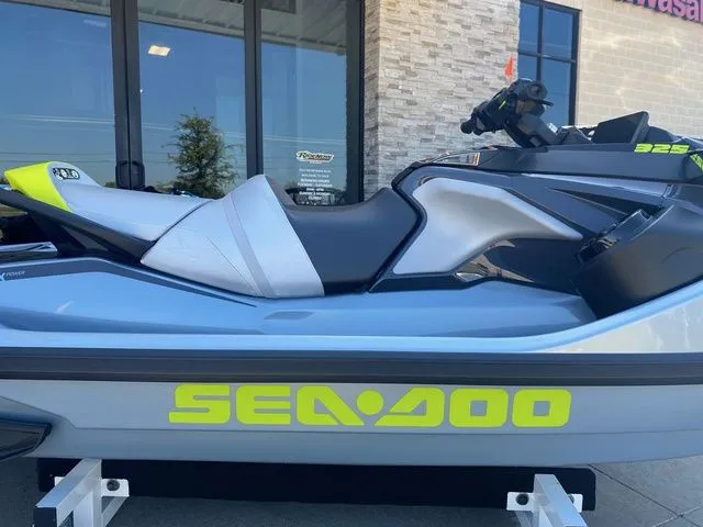 Slide: The Image of Sea-Doo RXT-325 ROTAX 1630 ACE 325 2026 - 13