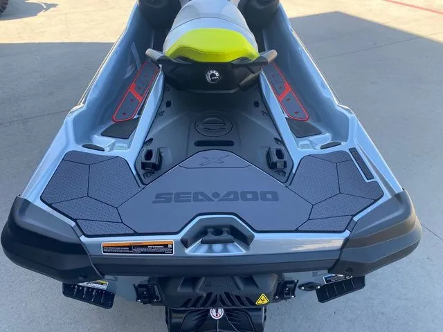 Slide: The Image of Sea-Doo RXT-325 ROTAX 1630 ACE 325 2026 - 16