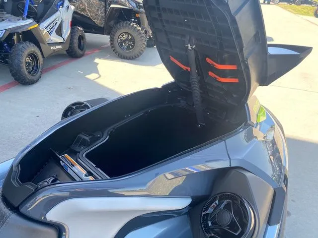 Slide: The Image of Sea-Doo RXT-325 ROTAX 1630 ACE 325 2026 - 18