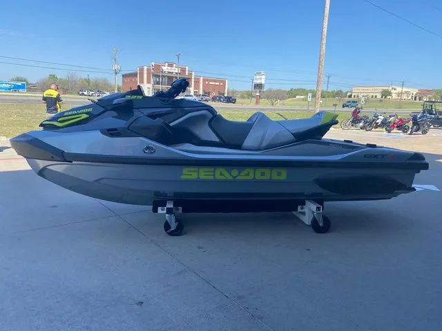 Slide: The Image of Sea-Doo RXT-325 ROTAX 1630 ACE 325 2026 - 4