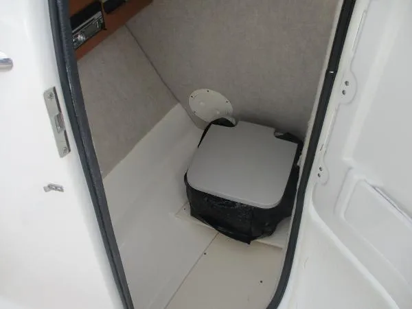 Slide: The Image of Robalo R227 Dual Console 2009 - 10