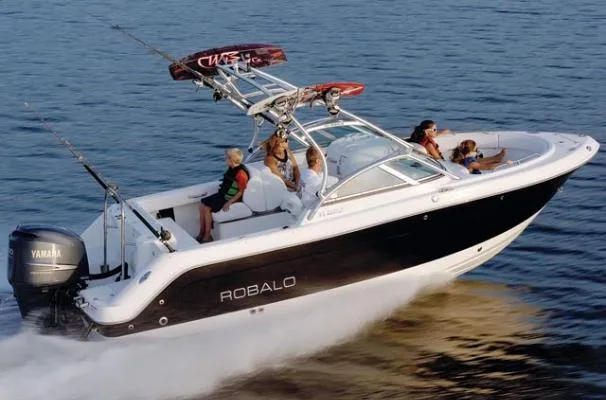 Slide: The Image of Robalo R227 Dual Console 2009 - 3