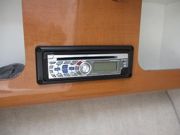 Slide: The Image of Robalo R227 Dual Console 2009 - 9