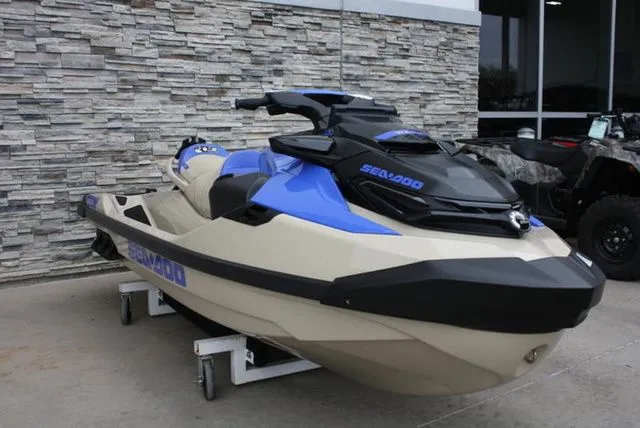 Slide: The Image of Sea-Doo Wake 2026 - 1