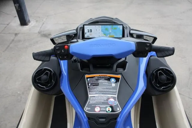 Slide: The Image of Sea-Doo Wake 2026 - 11