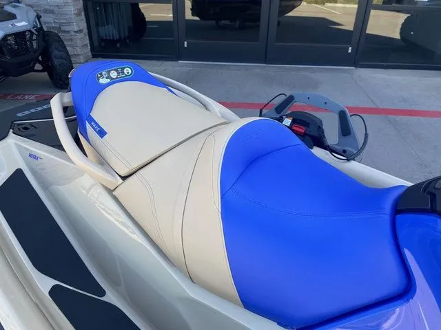 Slide: The Image of Sea-Doo Wake 2026 - 15