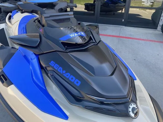 Slide: The Image of Sea-Doo Wake 2026 - 18