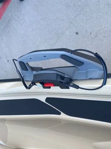 Slide: The Image of Sea-Doo Wake 2026 - 28