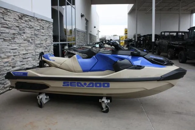 Slide: The Image of Sea-Doo Wake 2026 - 7