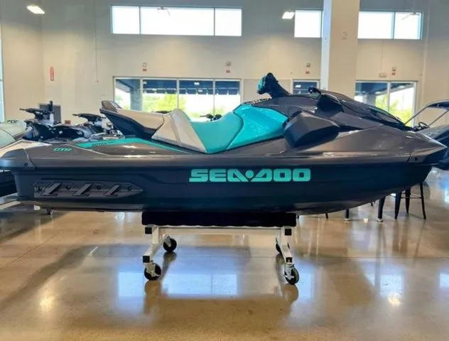 Slide: The Image of Sea-Doo GTR 230 ROTAX 1630 ACE 230 2026 - 8