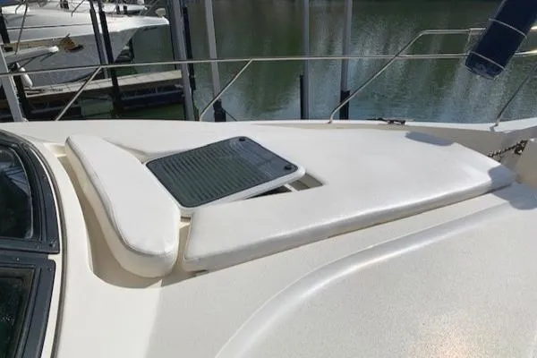 Slide: The Image of Silverton 392 Motor Yacht 2000 - 7