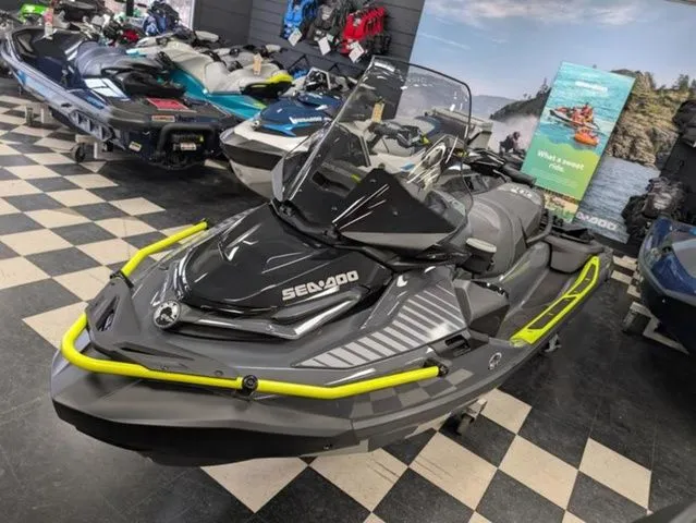 Slide: The Image of Sea-Doo Explorer Pro 170 2026 - 4