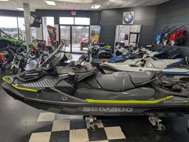 Slide: The Image of Sea-Doo Explorer Pro 170 2026 - 5