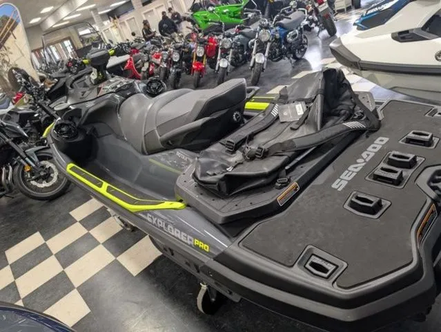 Slide: The Image of Sea-Doo Explorer Pro 170 2026 - 6