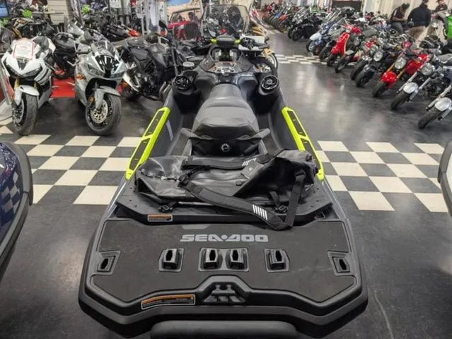 Slide: The Image of Sea-Doo Explorer Pro 170 2026 - 7