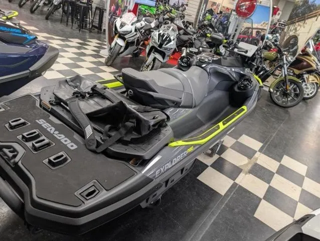 Slide: The Image of Sea-Doo Explorer Pro 170 2026 - 8