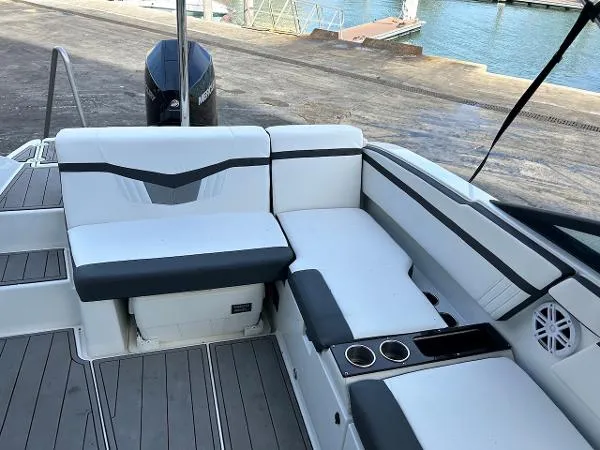 Slide: The Image of Monterey M-225 2021 - 11