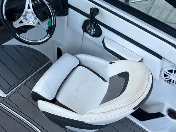 Slide: The Image of Monterey M-225 2021 - 8