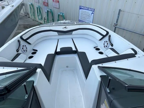 Slide: The Image of Monterey M-225 2021 - 9