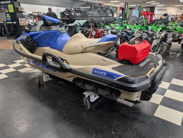 Slide: The Image of Sea-Doo Wake Pro 230 2026 - 6