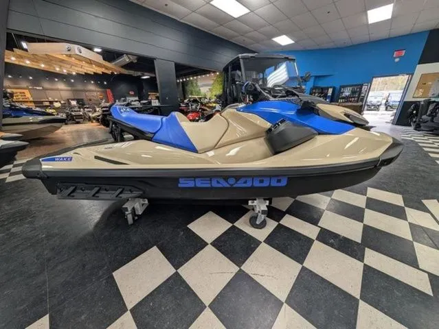 Slide: The Image of Sea-Doo Wake 170 2026 - 1