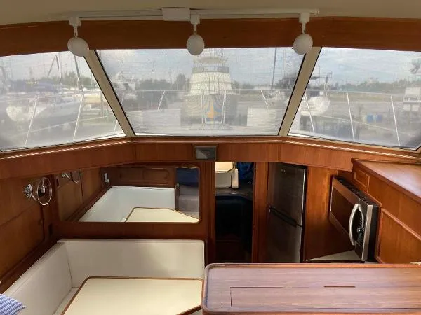 Slide: The Image of Chris-Craft Catalina 1987 - 10