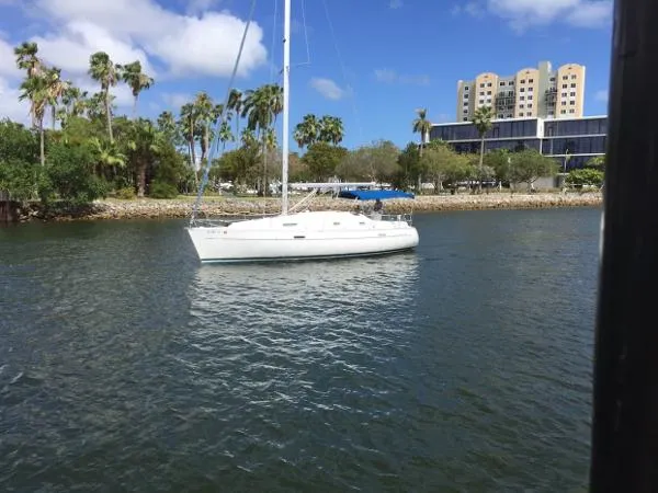 Slide: The Image of Beneteau 331 2001 - 1