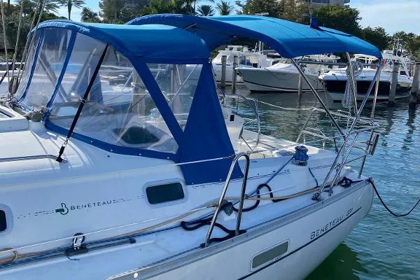 Slide: The Image of Beneteau 331 2001 - 3