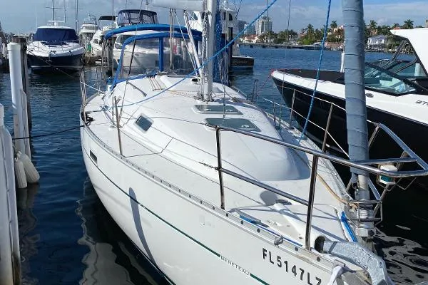 Slide: The Image of Beneteau 331 2001 - 4