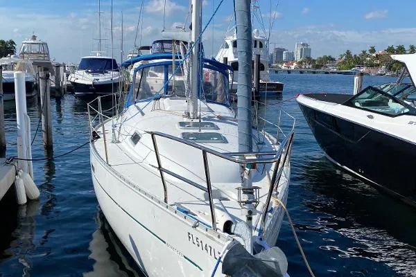 Slide: The Image of Beneteau 331 2001 - 6