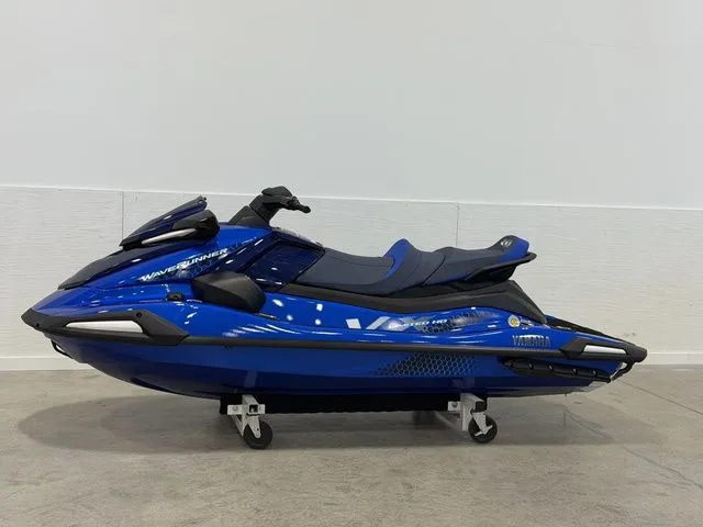 Slide: The Image of Yamaha VX Cruiser HO 2026 - 9