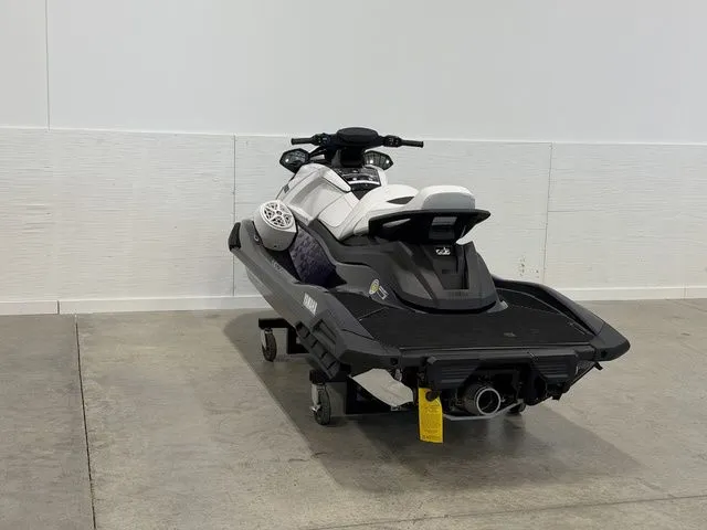 Slide: The Image of Yamaha VX Cruiser HO 2026 - 12