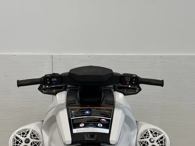 Slide: The Image of Yamaha VX Cruiser HO 2026 - 13