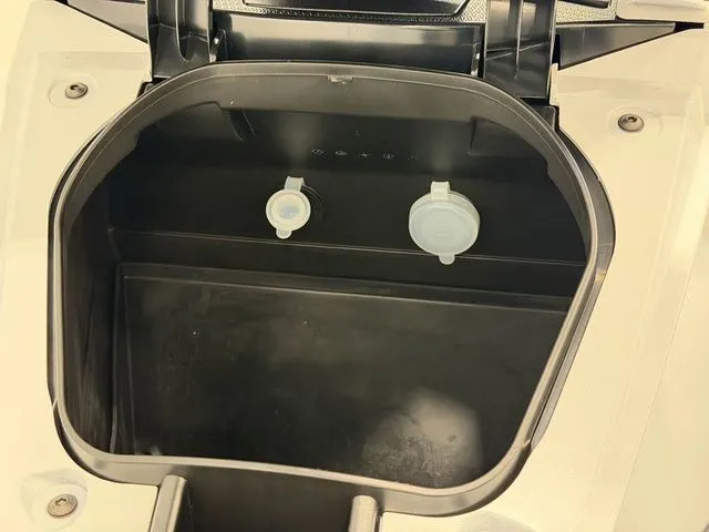 Slide: The Image of Yamaha VX Cruiser HO 2026 - 17